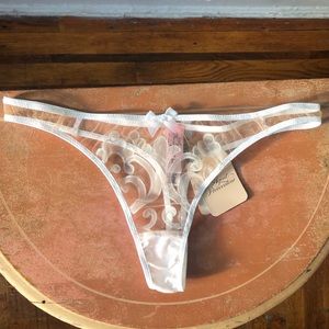 NWT 🍒Agent Provocateur Haylie white& peach thong